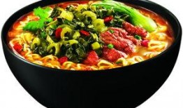 老坛酸菜面爆料新闻视频,揭秘食品行业潜规则